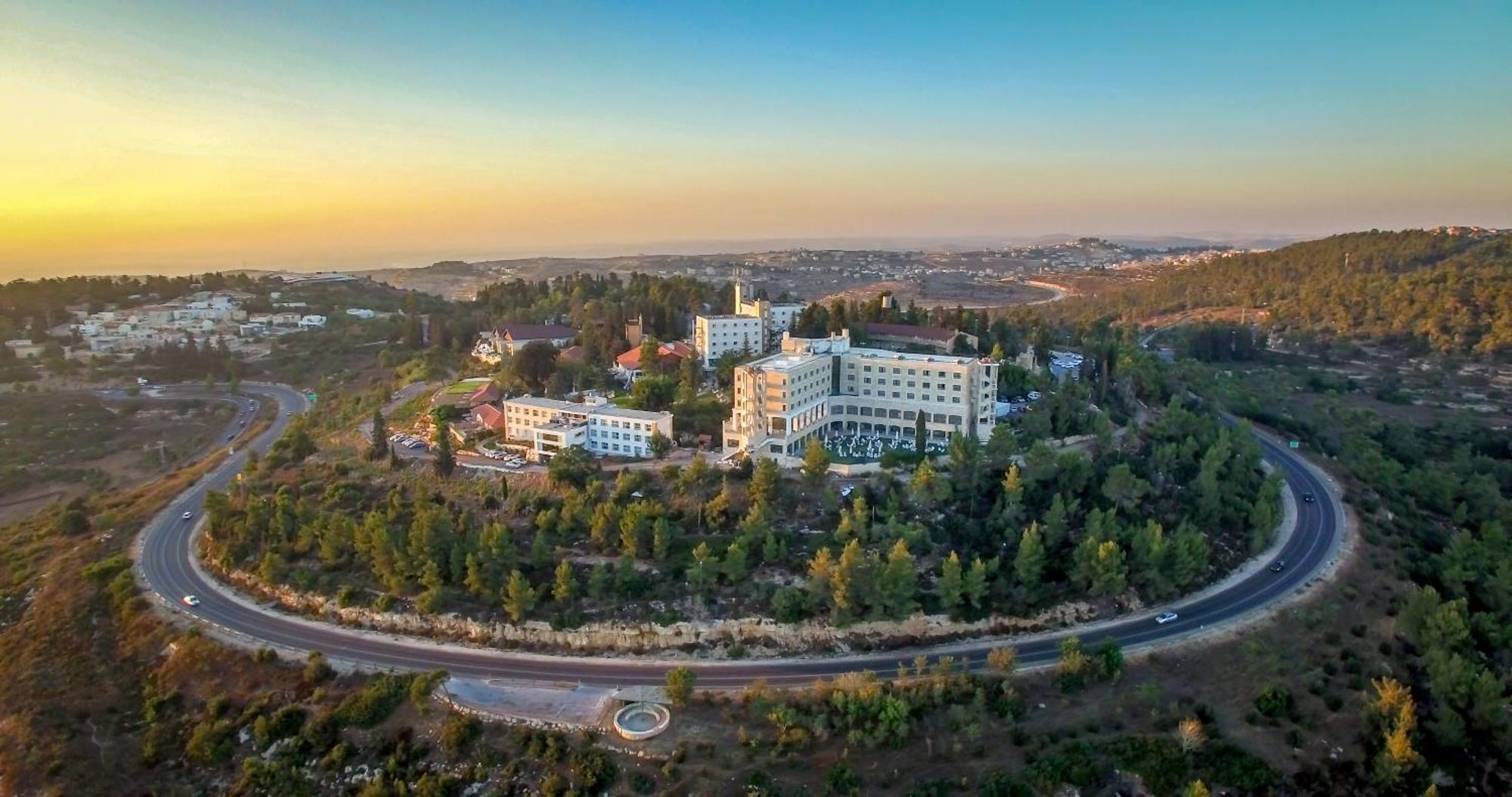 Ye'Arim Hotel Маале Хахамиша Екстериор снимка